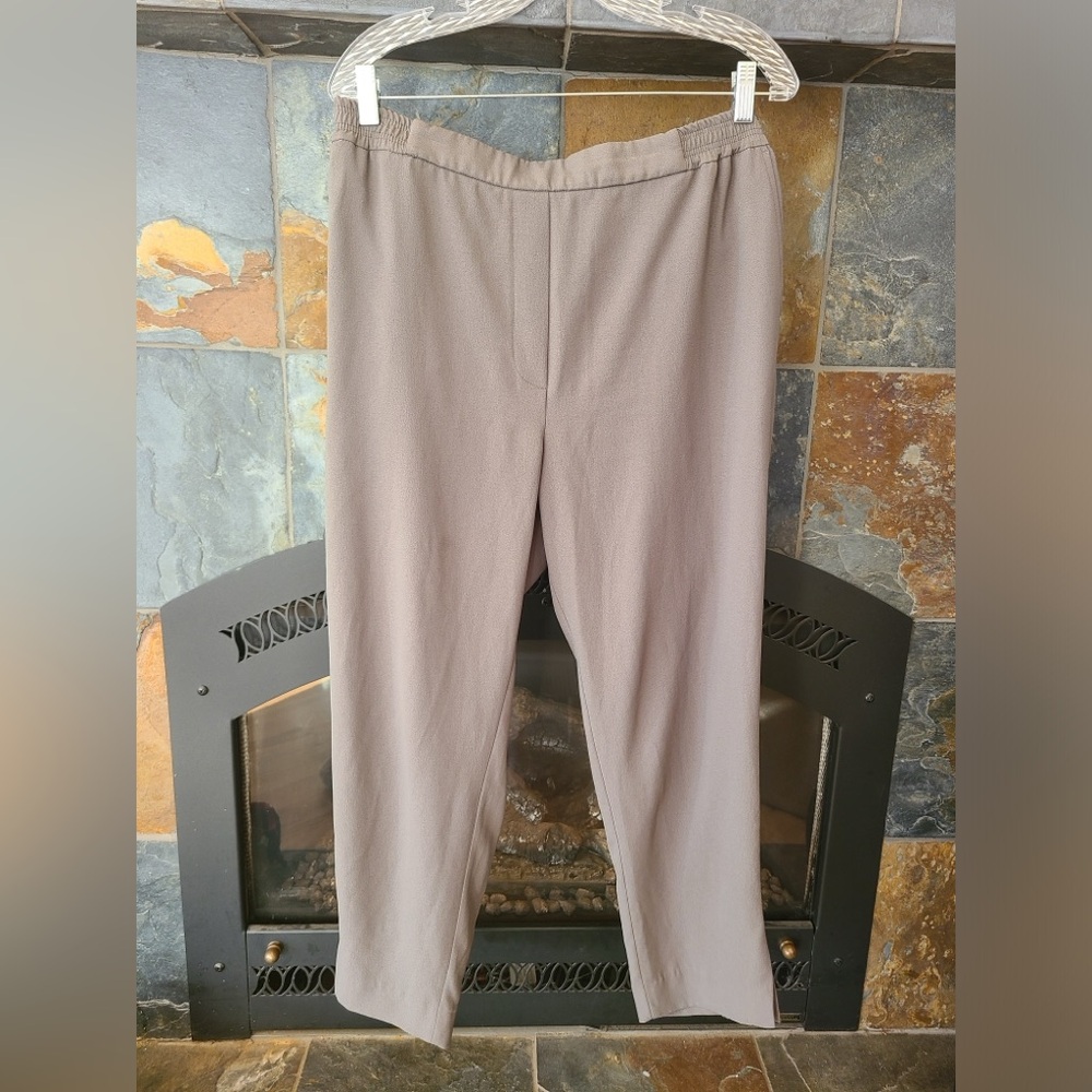 Anthropologie The Essential Pull-On Trouser Olive Green Slim Fit Elastic Waist L - Picture 8 of 10